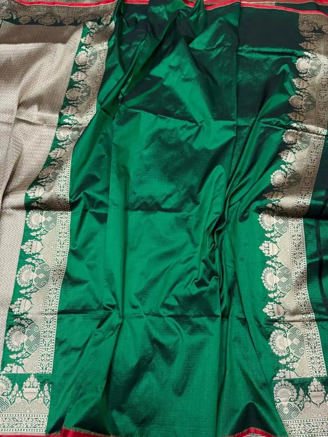 Pure Silk Mushroo Katan Saree with Traditional Cutwork Weaving
